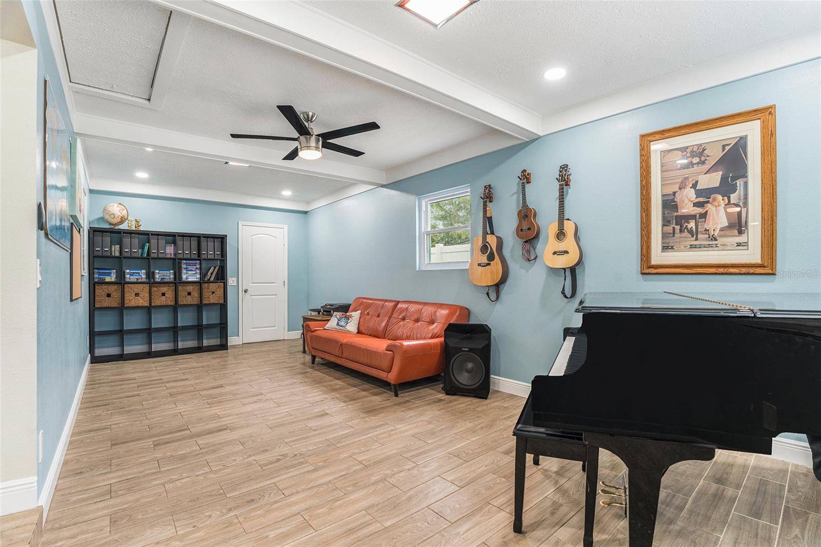 Brandon, FL 33510,919 ALPINE DR