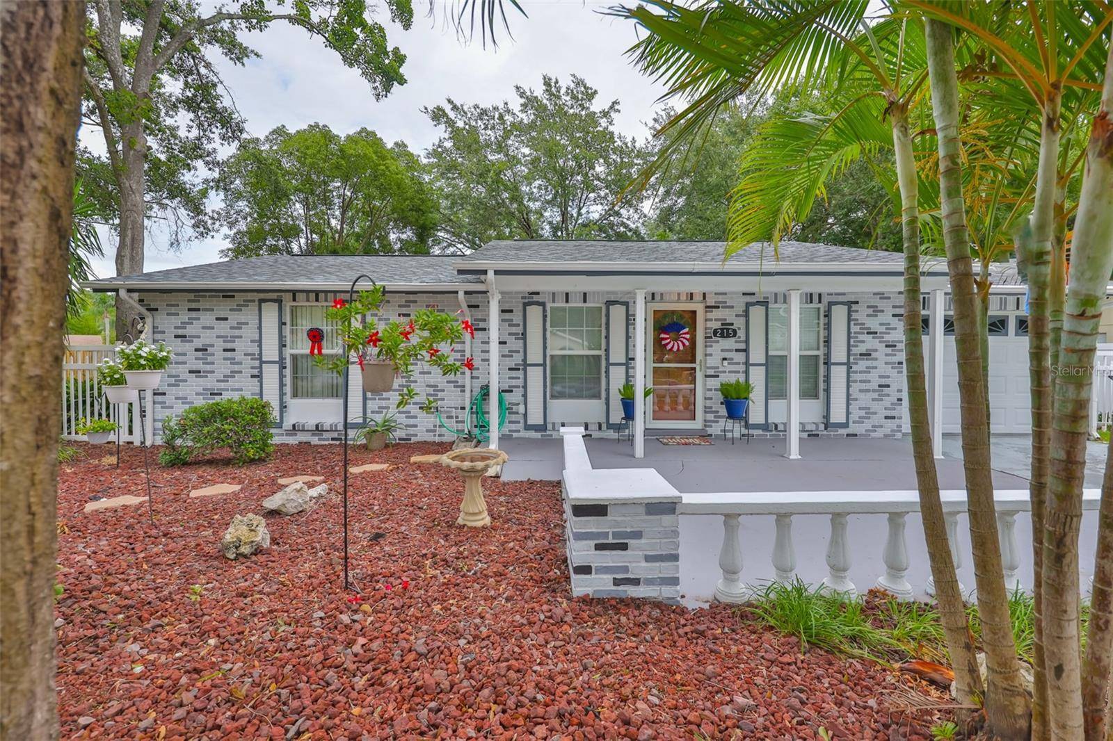Seffner, FL 33584,215 CLAIRE DR