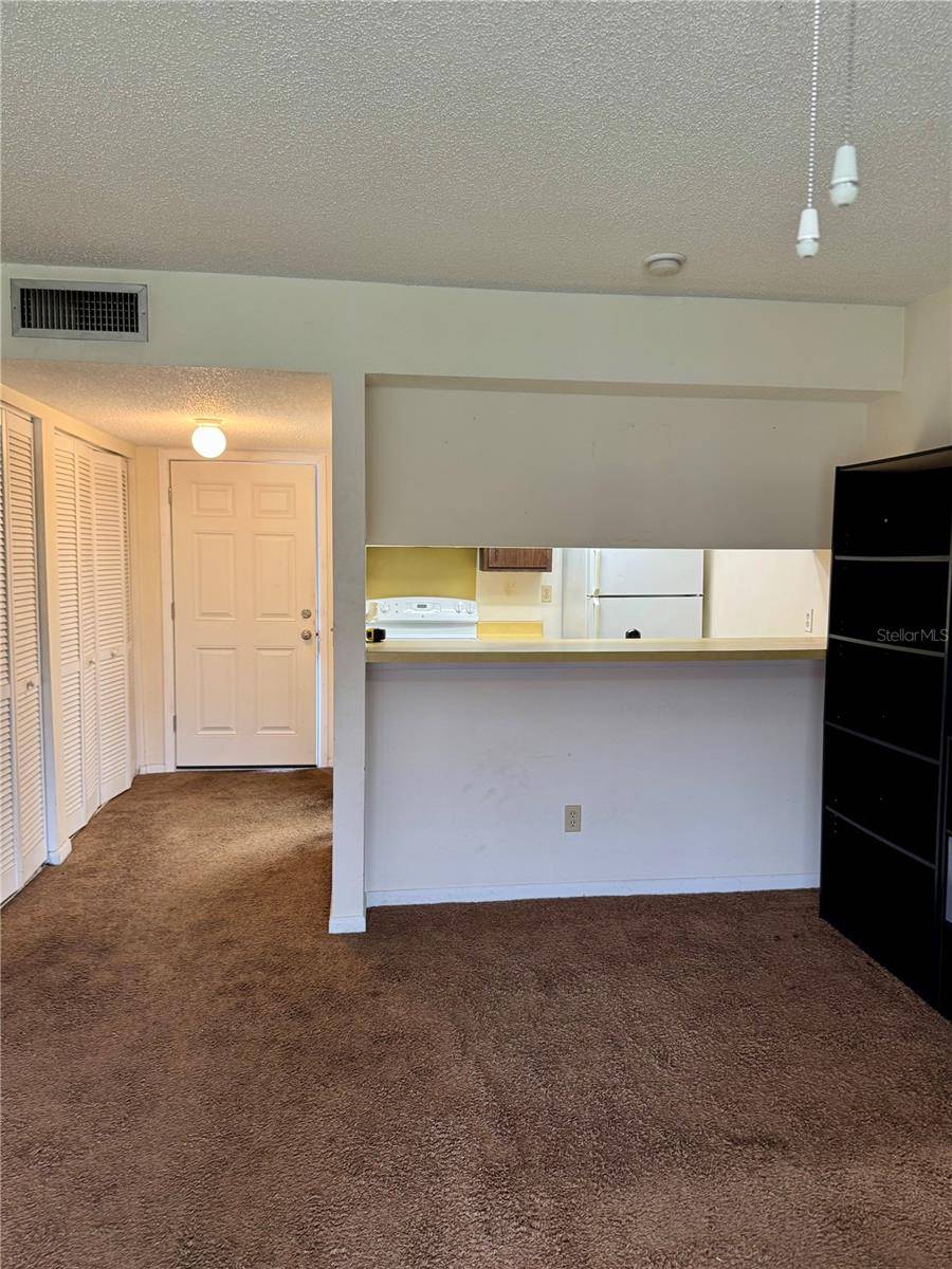 Tampa, FL 33615,6324 NEWTOWN CIR #24B2