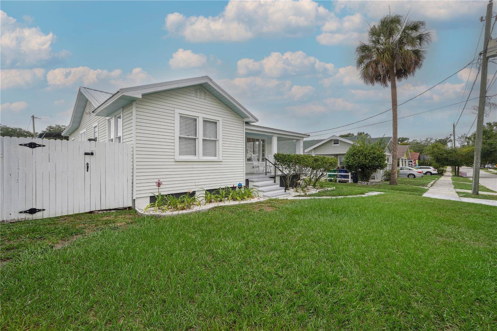 Tampa, FL 33604,106 W MINNEHAHA ST