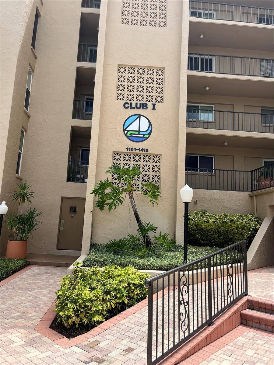 Tarpon Springs, FL 34689,90 S HIGHLAND AVE #1202
