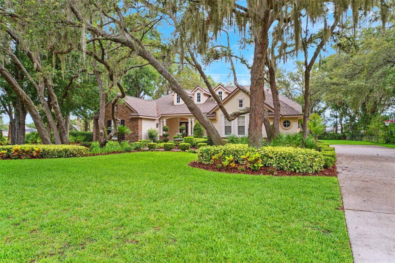 Lithia, FL 33547,17802 MISSION OAK DR