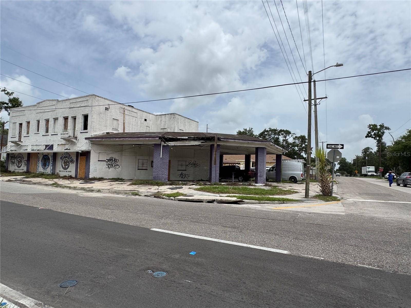 Tampa, FL 33605,2804 E COLUMBUS DR