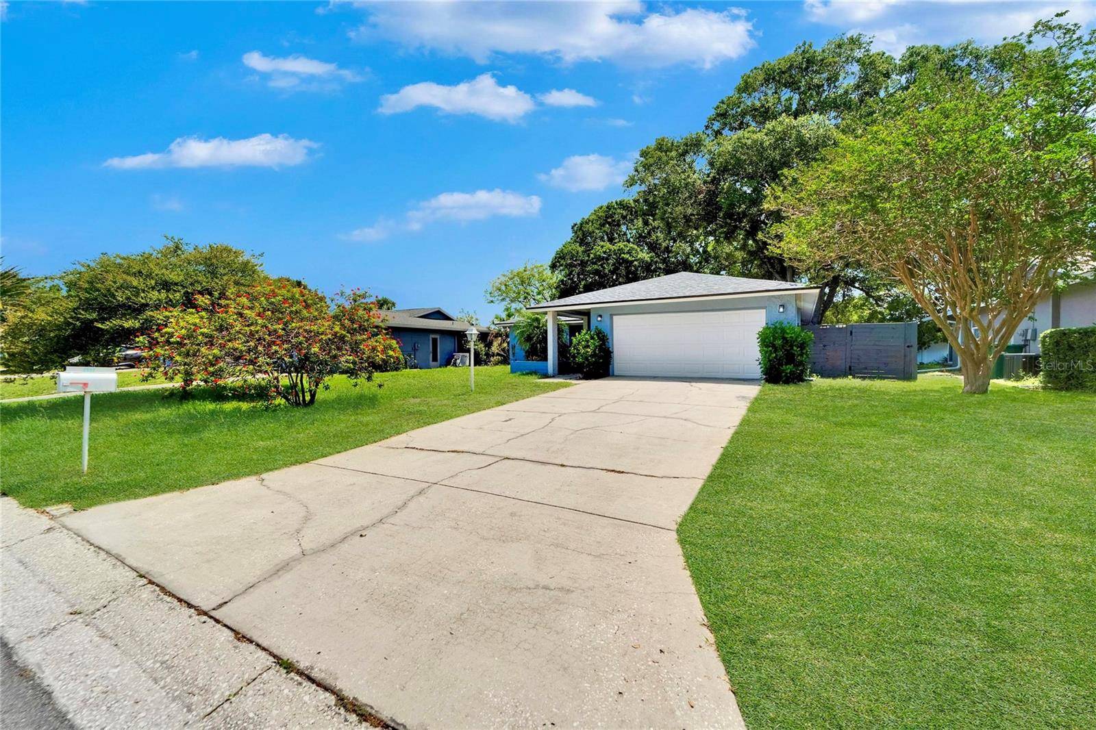 Clearwater, FL 33763,2552 BRAMBLEWOOD DR W
