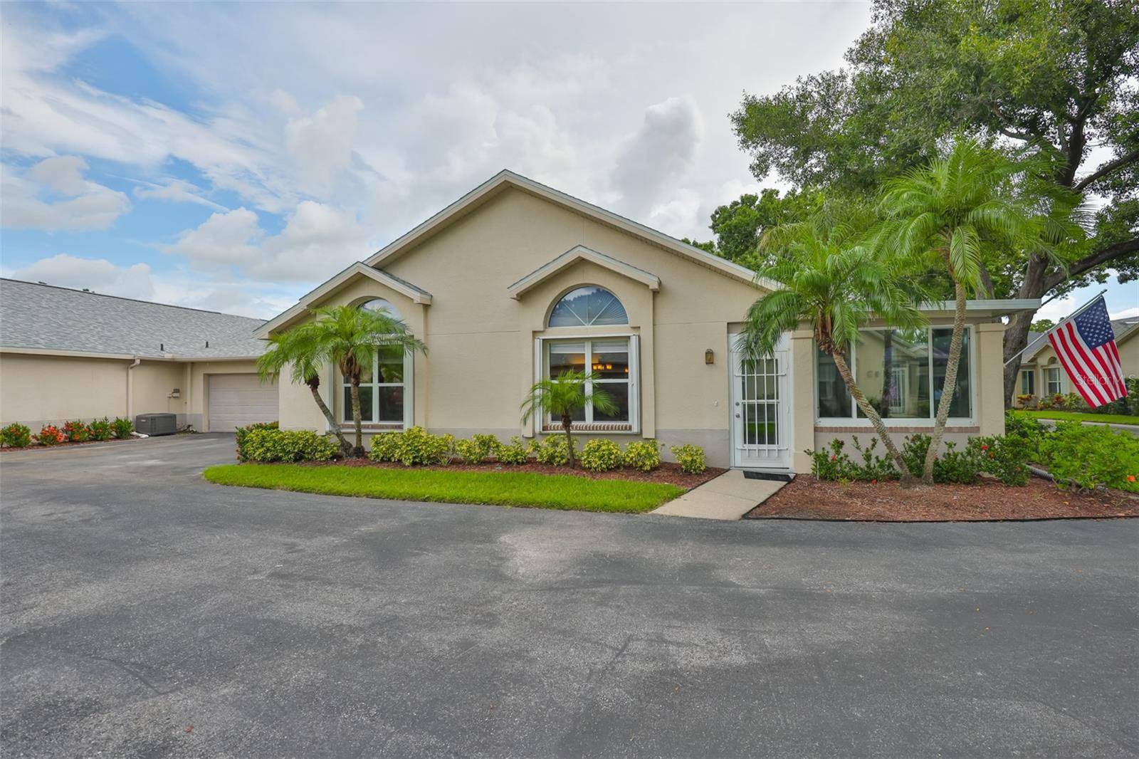 Sun City Center, FL 33573,1111 GOLFVIEW WOODS DR #1111