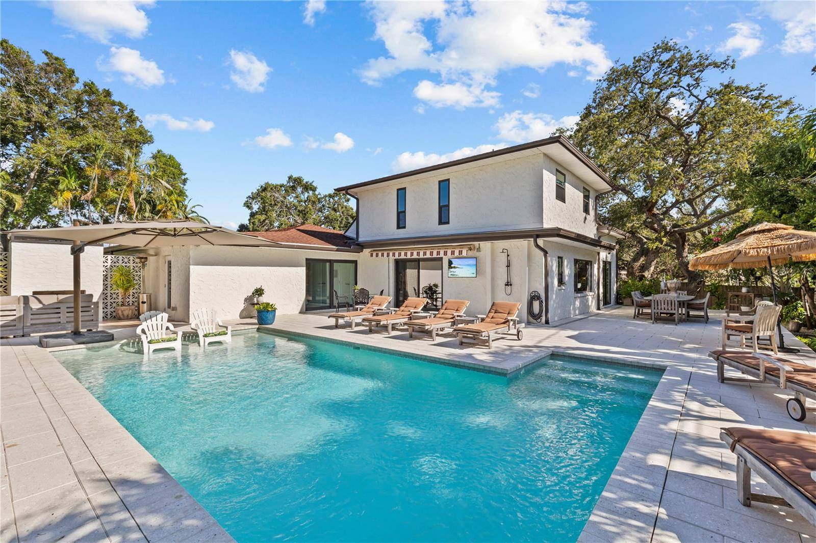 Largo, FL 33770,208 LIVE OAK LN