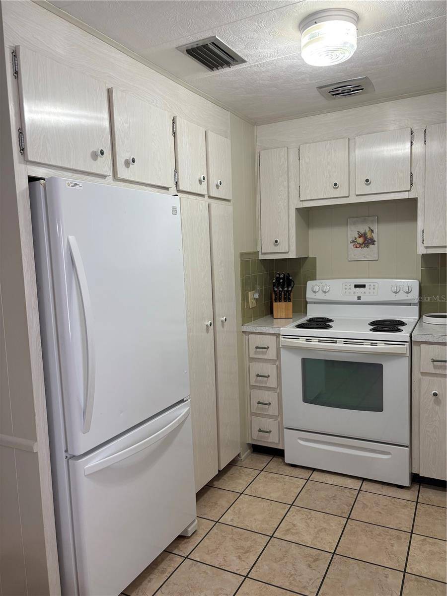 Largo, FL 33773,11144 101ST WAY #143