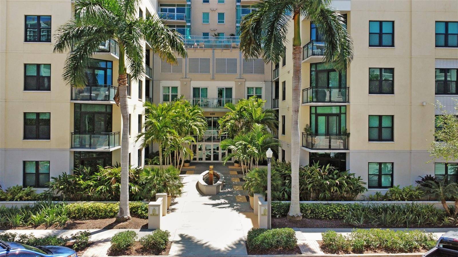 St Petersburg, FL 33701,400 4TH AVE S #301