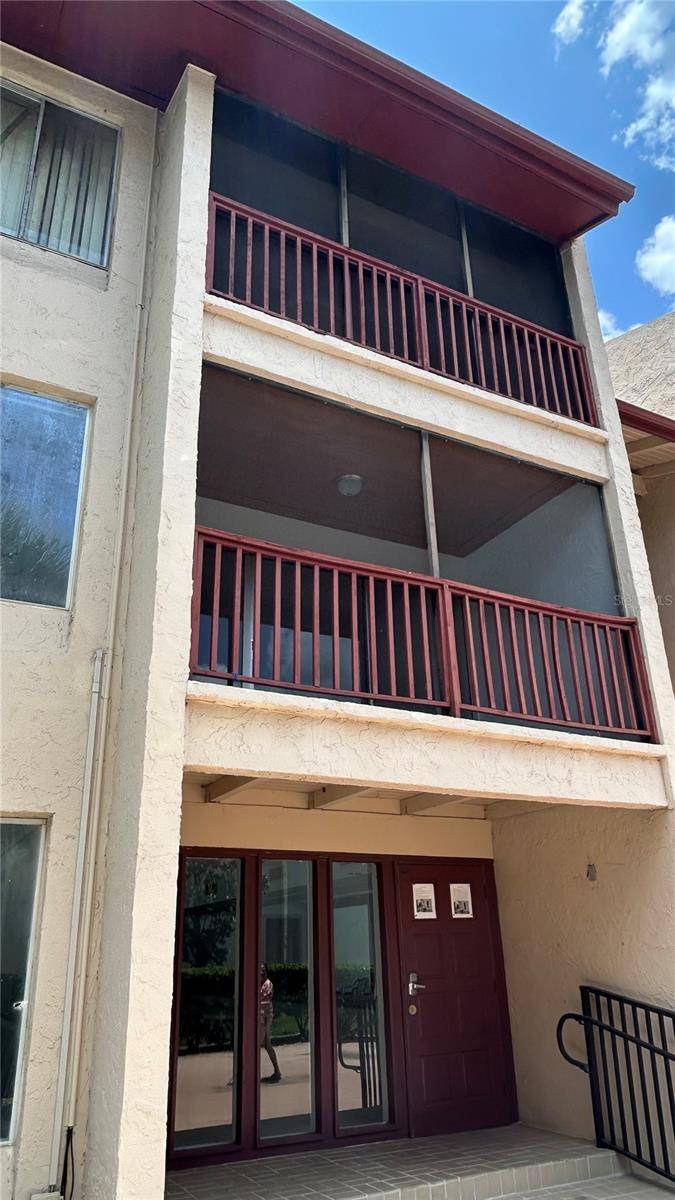 Tampa, FL 33614,8602 HURON COURT #47