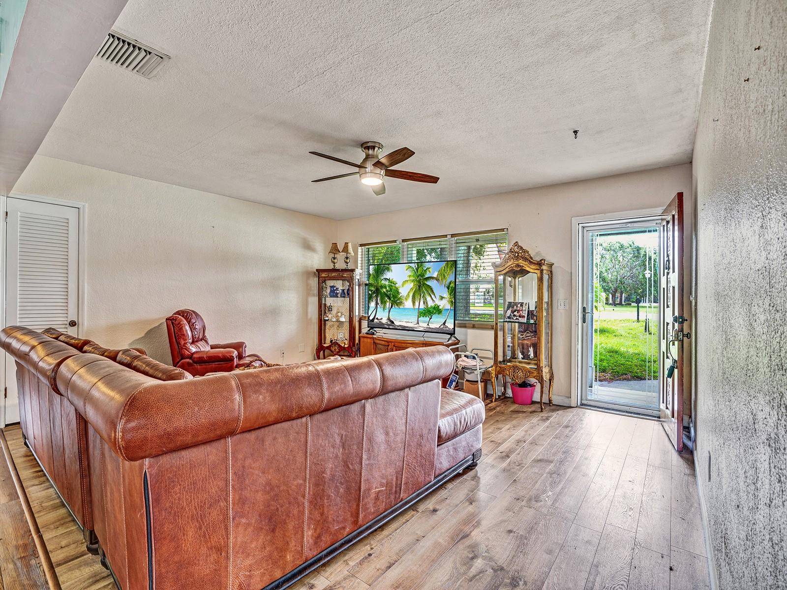 Clearwater, FL 33765,2160 NE COACHMAN RD