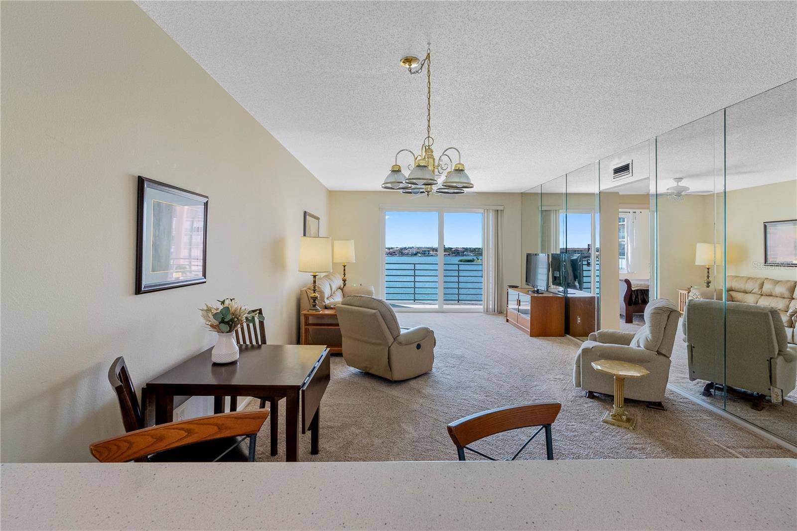 South Pasadena, FL 33707,7932 SAILBOAT KEY BLVD S #406