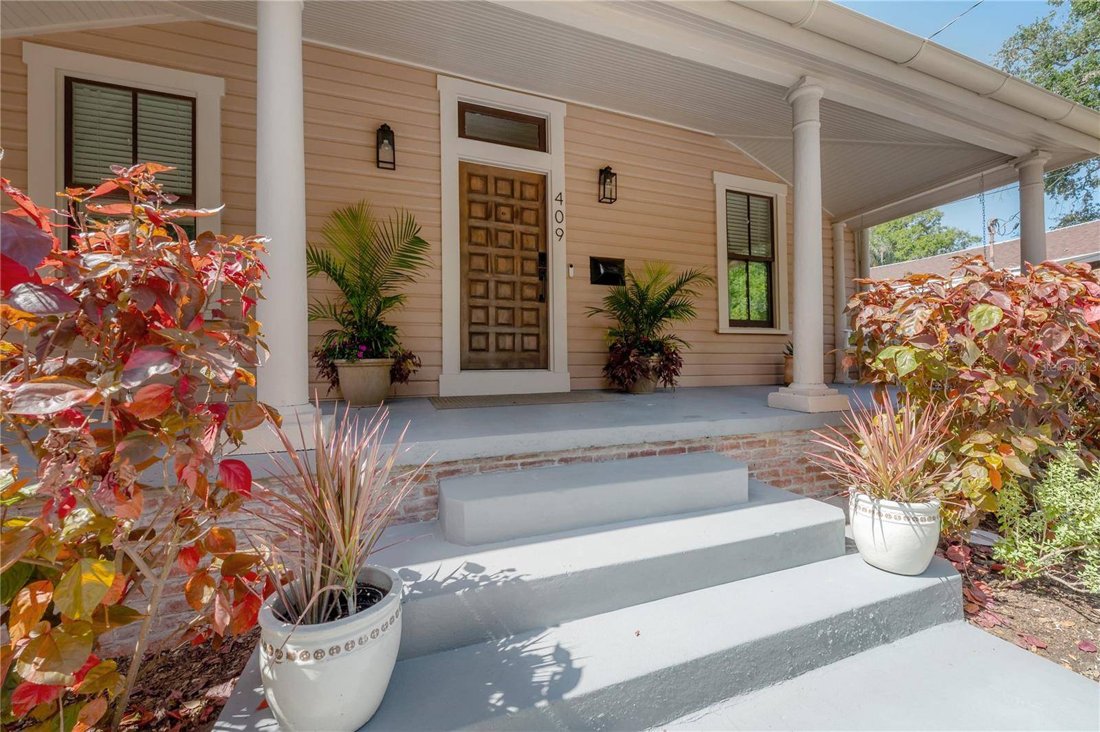 Tampa, FL 33602,409 E FRANCES AVE