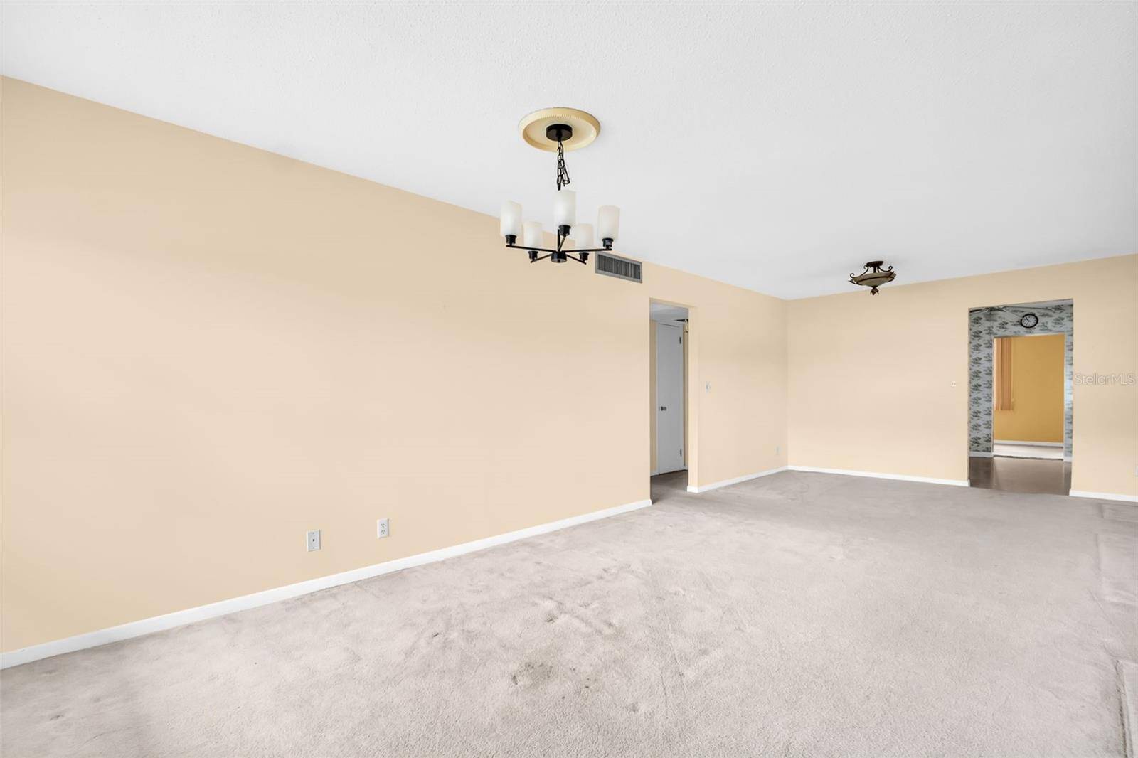 St Petersburg, FL 33710,5720 13TH AVE N #207B