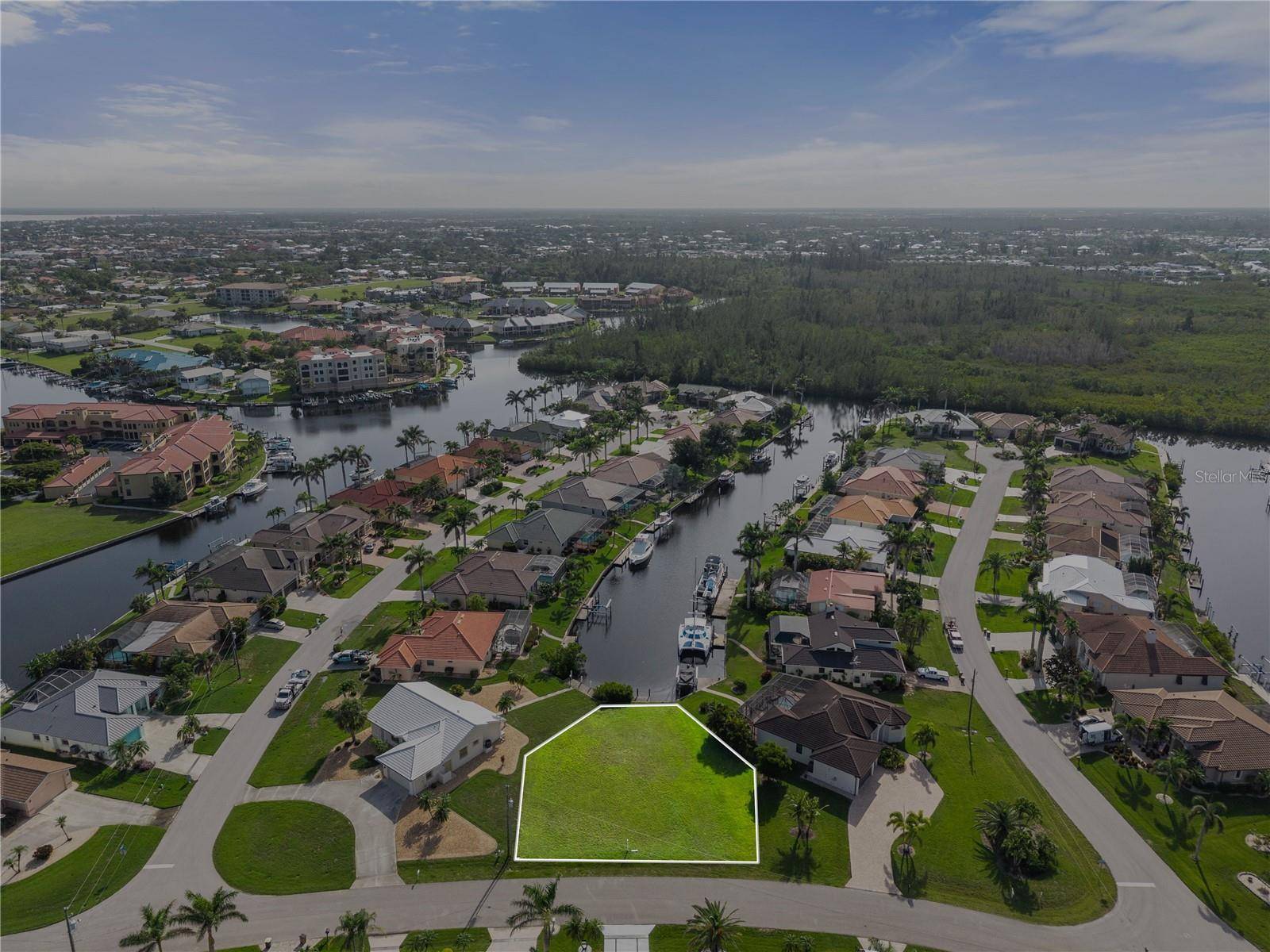Punta Gorda, FL 33950,3408 SANDPIPER DR