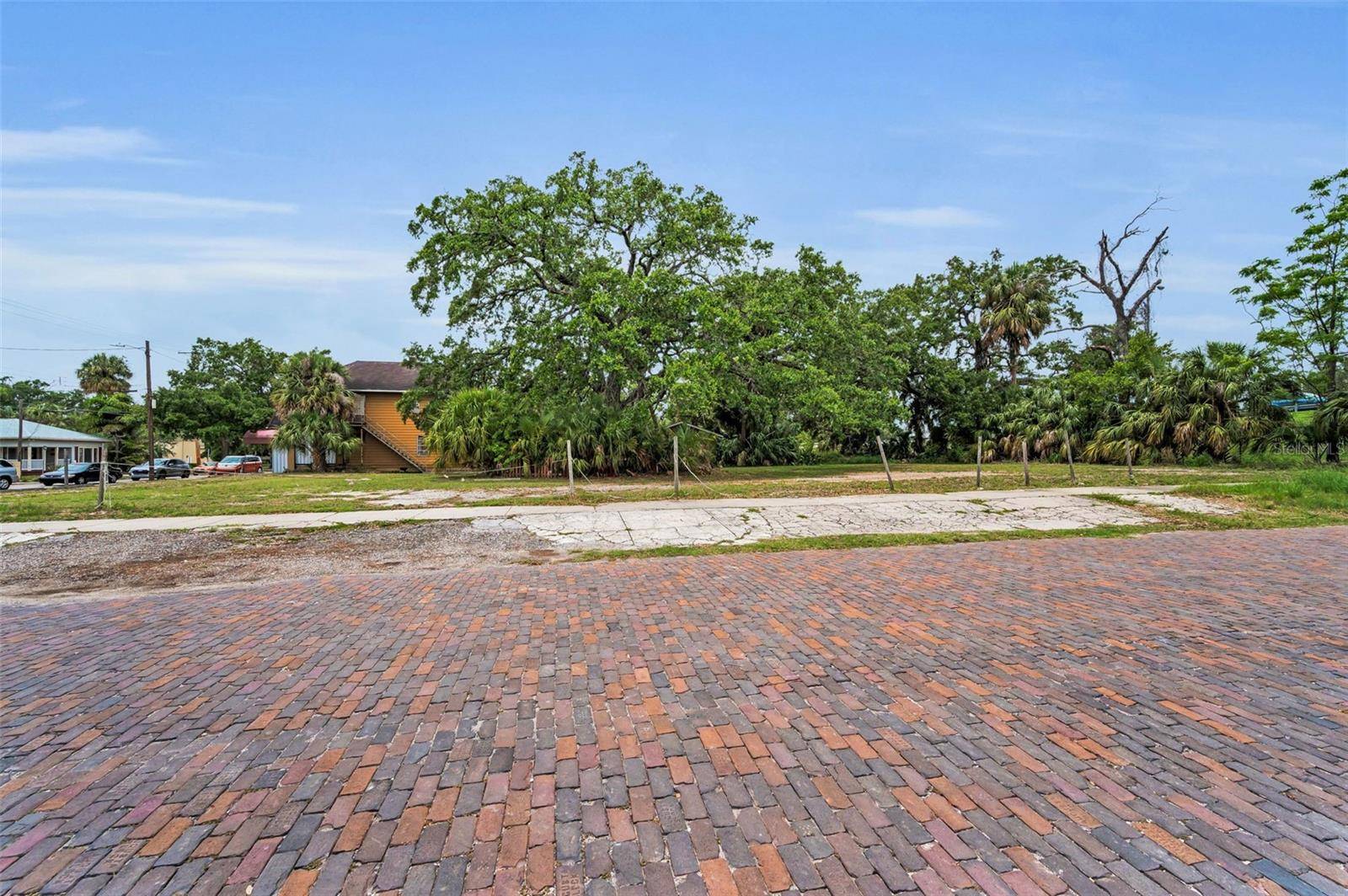 Tampa, FL 33606,1005 W PLATT ST
