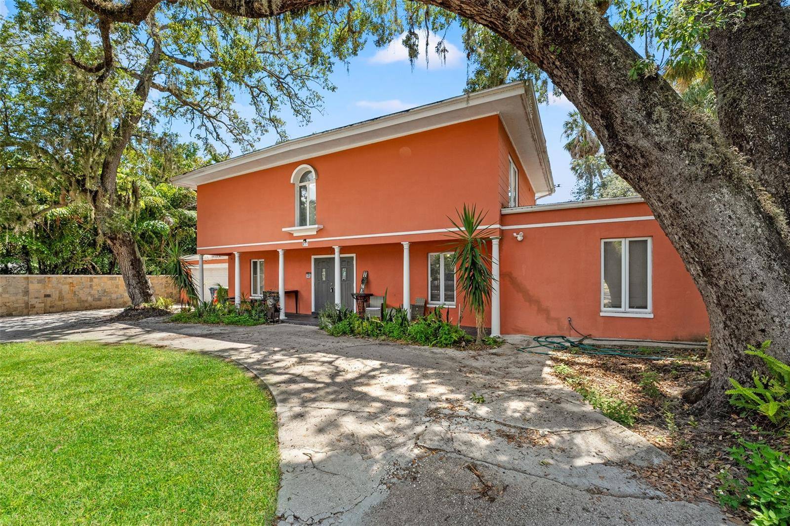 Tampa, FL 33609,817 S WEST SHORE BLVD