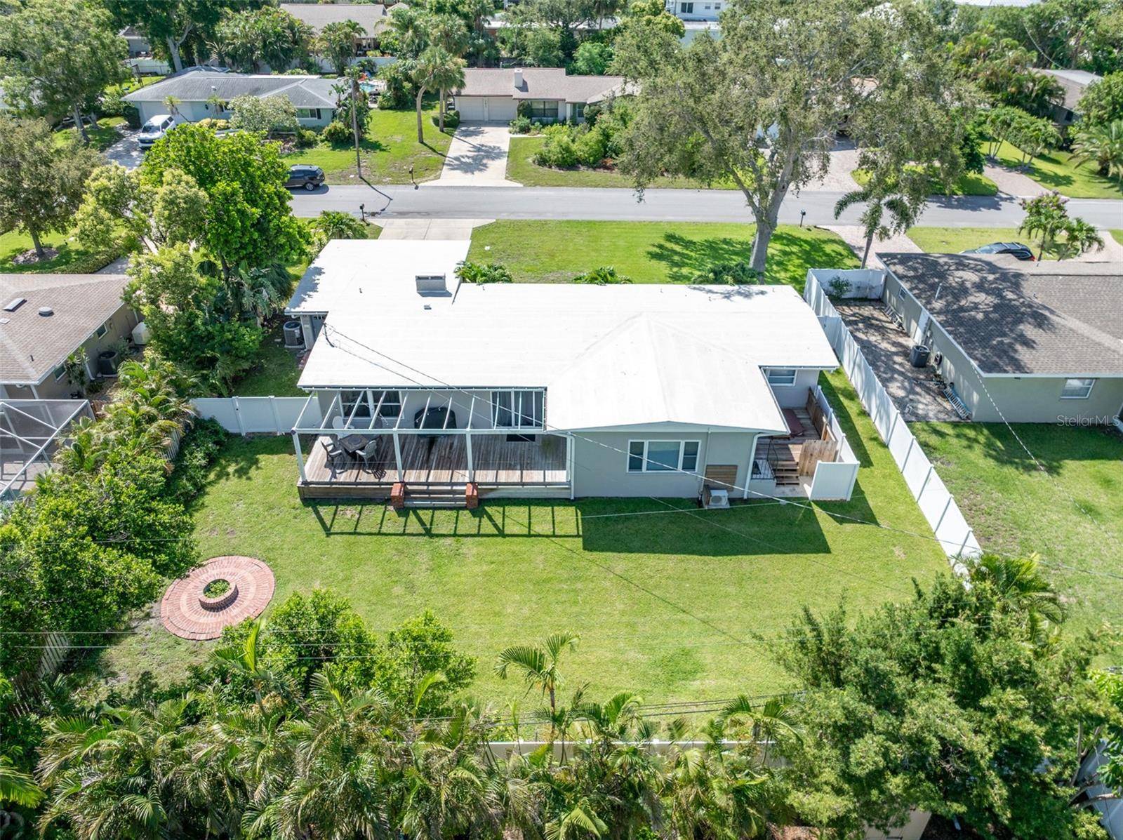 Largo, FL 33770,120 CRESTWOOD LN