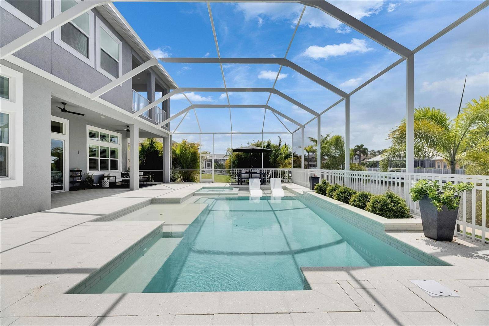 Apollo Beach, FL 33572,978 SIGNET DR