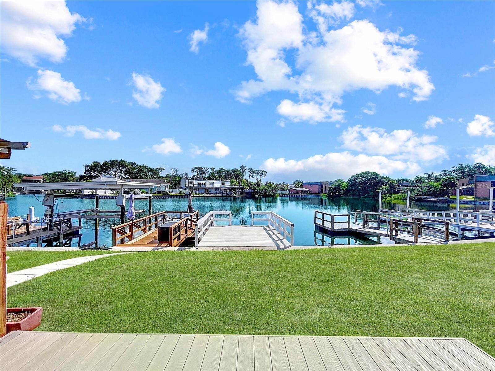 Palm Harbor, FL 34683,599 WESTWINDS DR #9