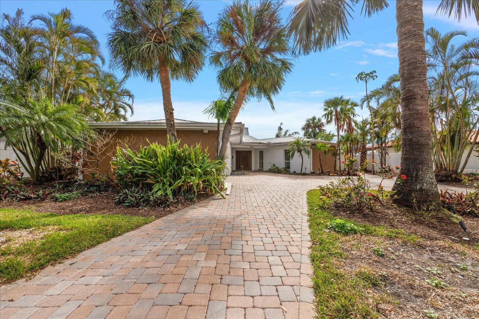 St Petersburg, FL 33711,3830 46TH AVE S