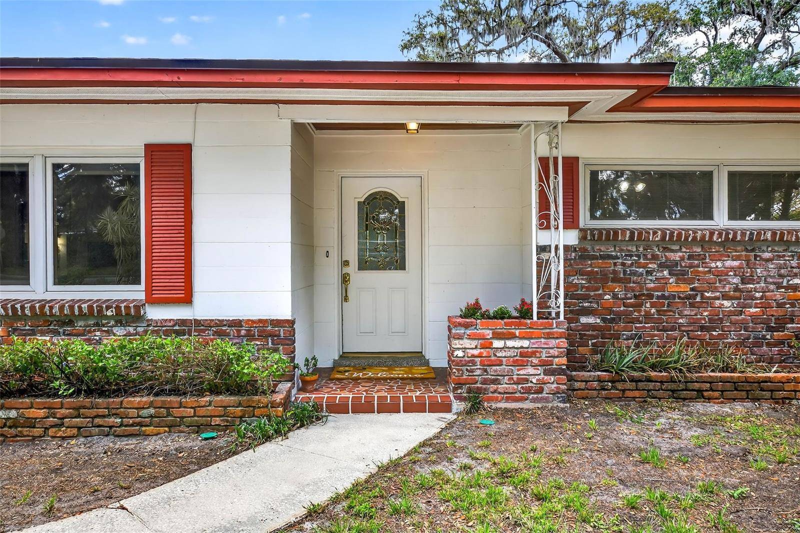 Temple Terrace, FL 33617,327 SUNNYSIDE RD