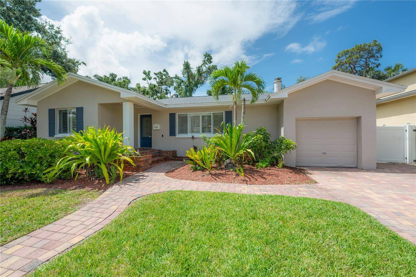 Tampa, FL 33609,4620 W BEACH PARK DR