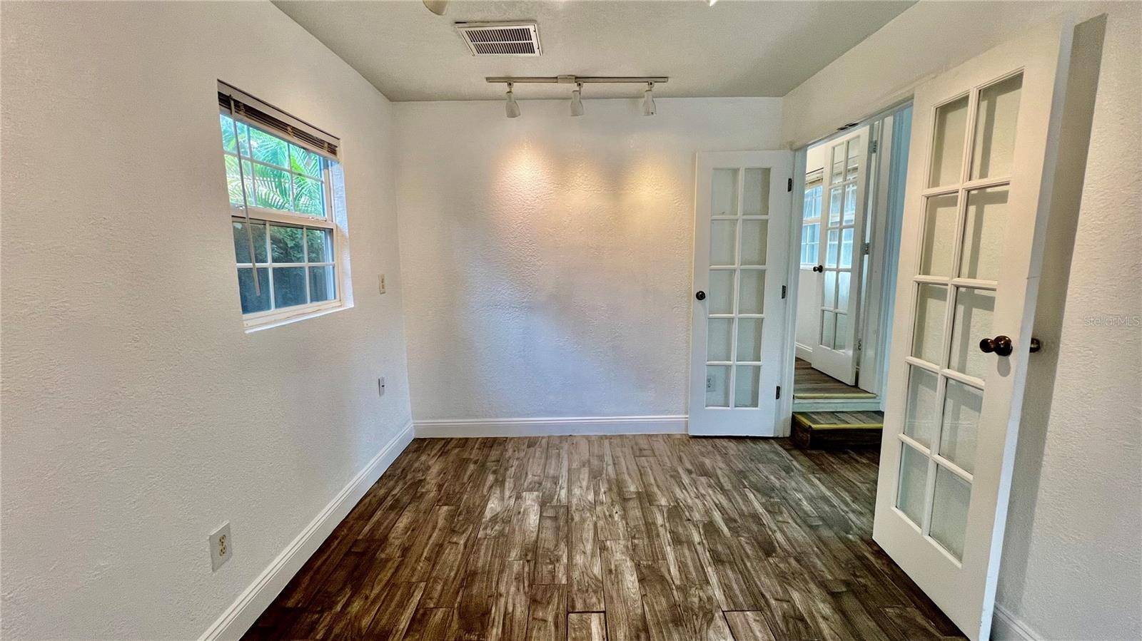 Tampa, FL 33604,1024 E HENRY AVE #2