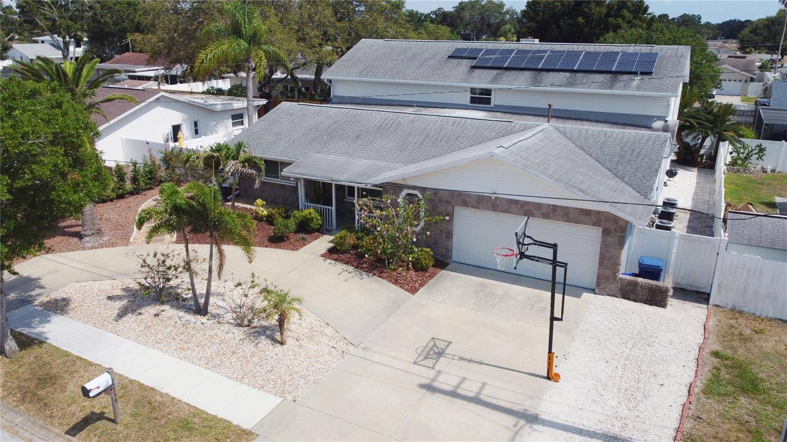 Seminole, FL 33772,12290 90TH AVE