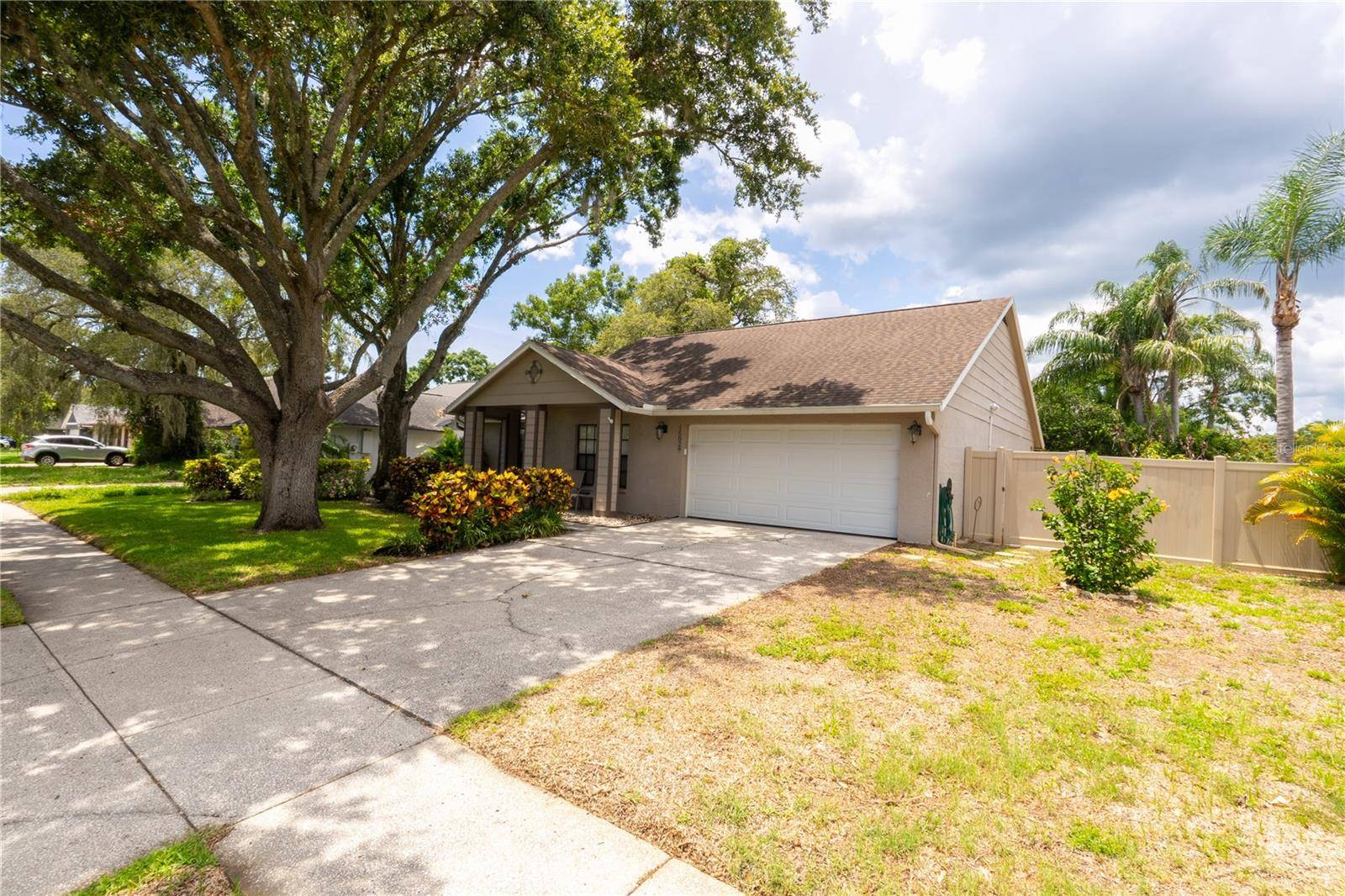 Tampa, FL 33625,15028 REDCLIFF DR