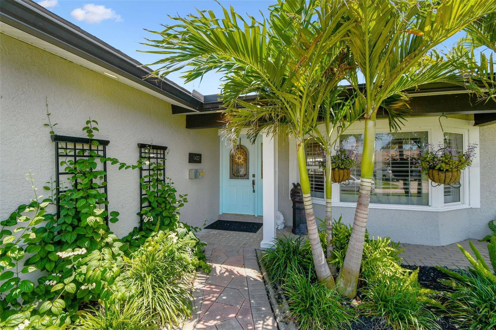 St Petersburg, FL 33703,1432 50TH AVE NE