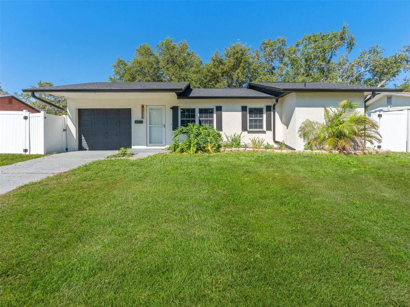 St Petersburg, FL 33705,4111 WHITING DR SE