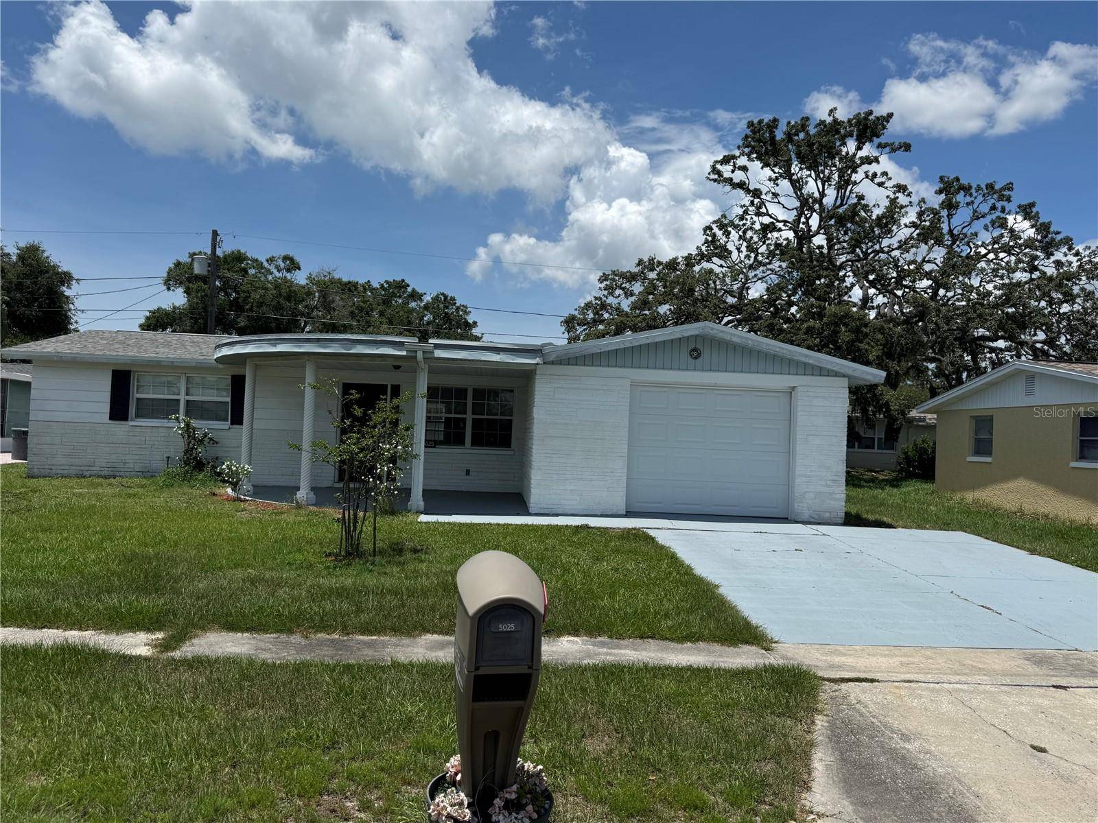 Holiday, FL 34690,5025 TAMMY LN