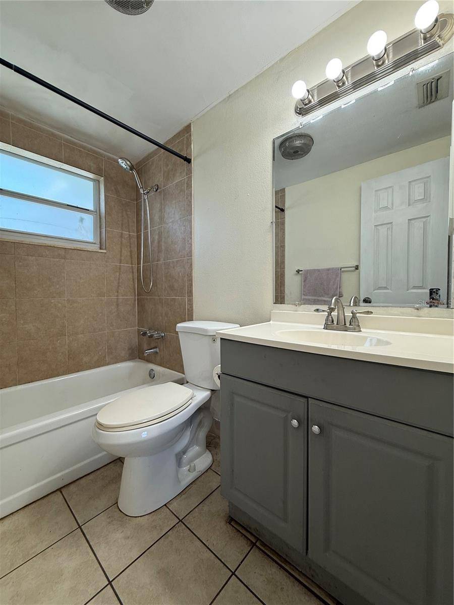 Holiday, FL 34690,5025 TAMMY LN