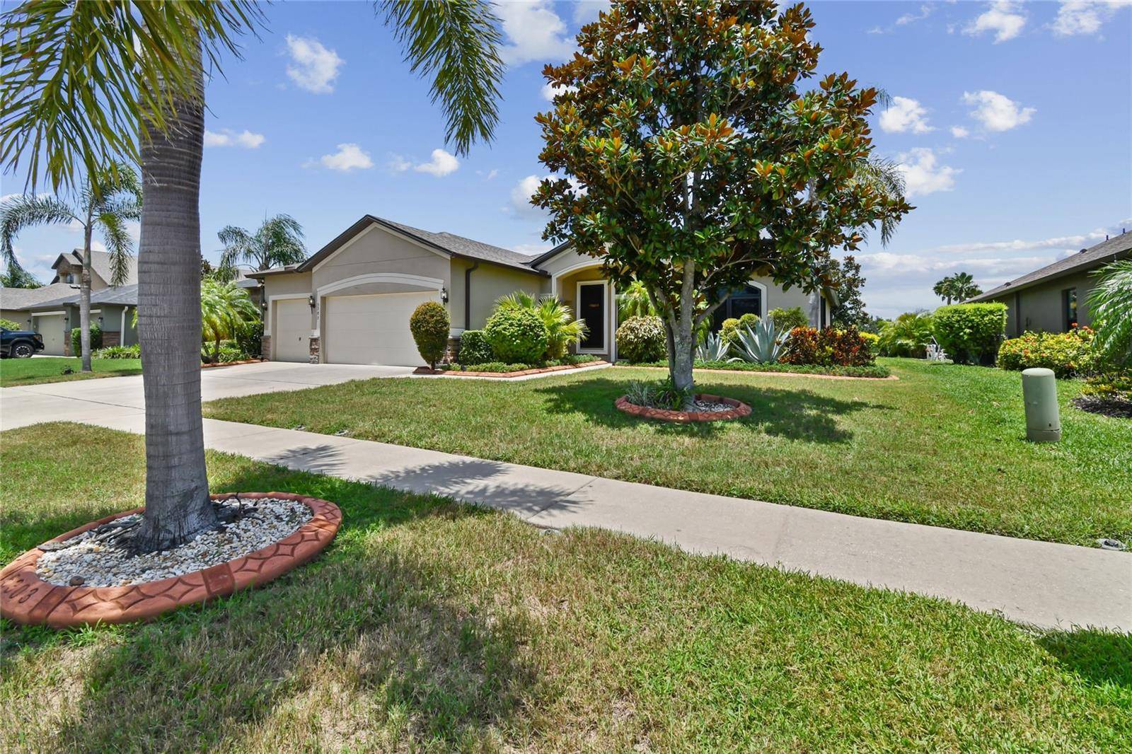 Apollo Beach, FL 33572,5303 MOON SHELL DR