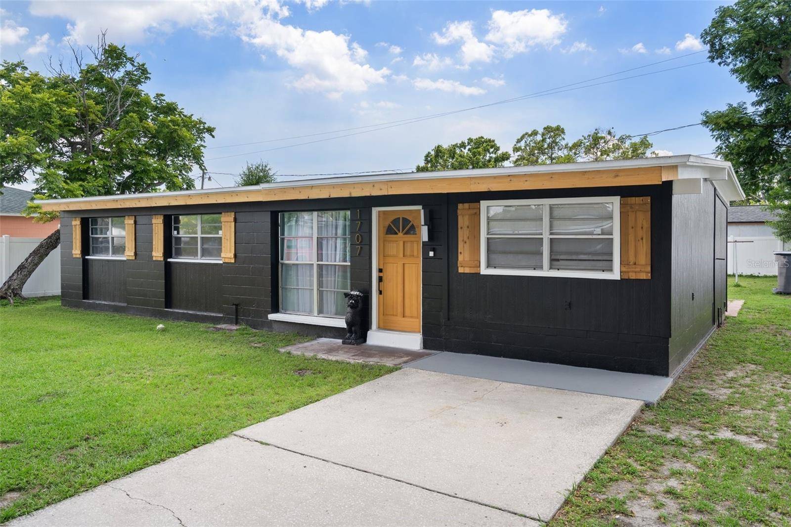 Tampa, FL 33619,1707 WINDSOR WAY