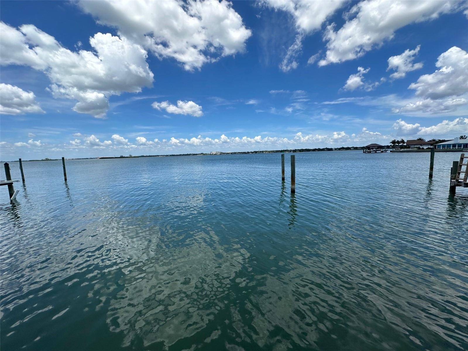 Clearwater Beach, FL 33767,413 MIDWAY IS