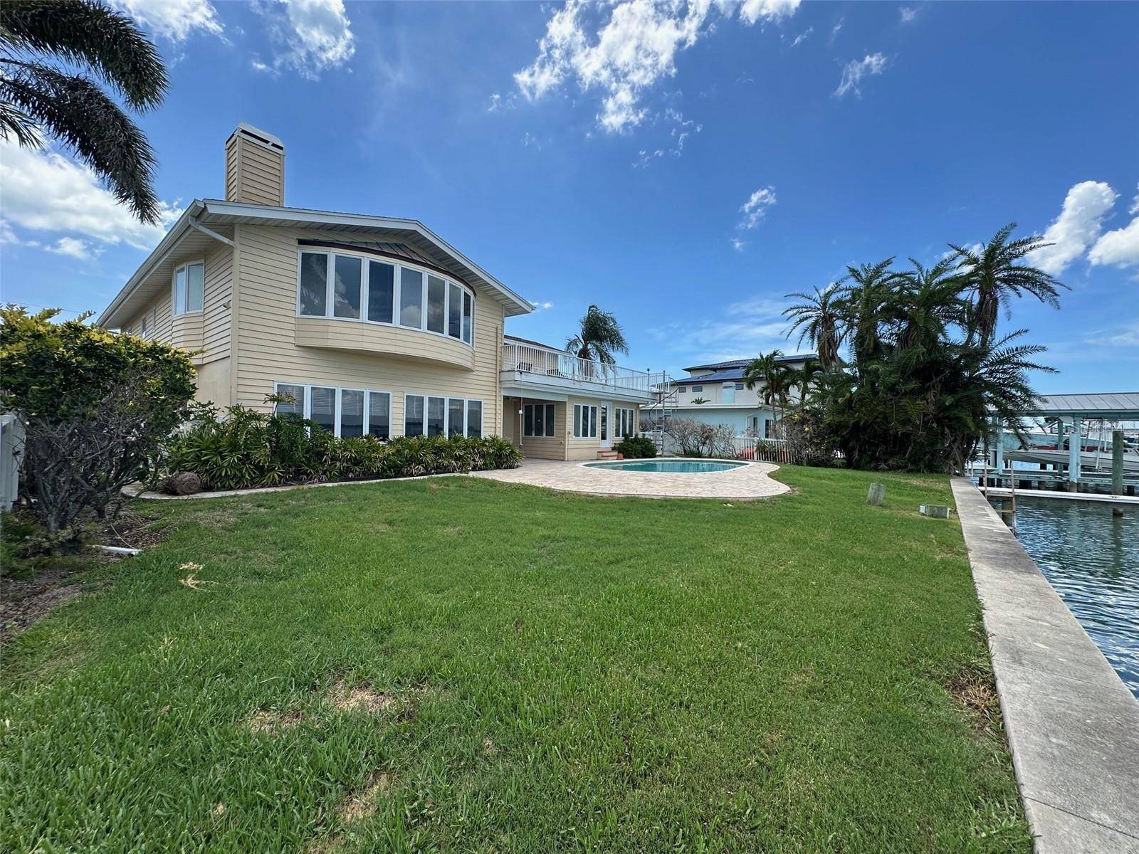 Clearwater Beach, FL 33767,413 MIDWAY IS