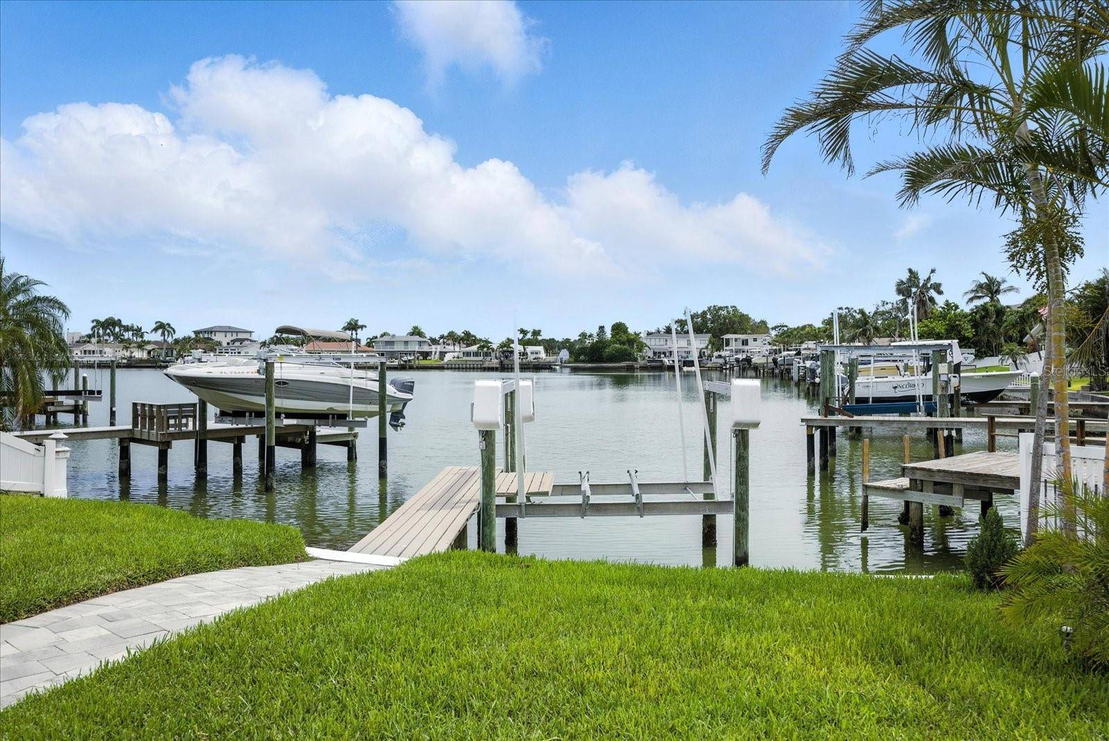 St Petersburg, FL 33707,7892 10TH AVE S