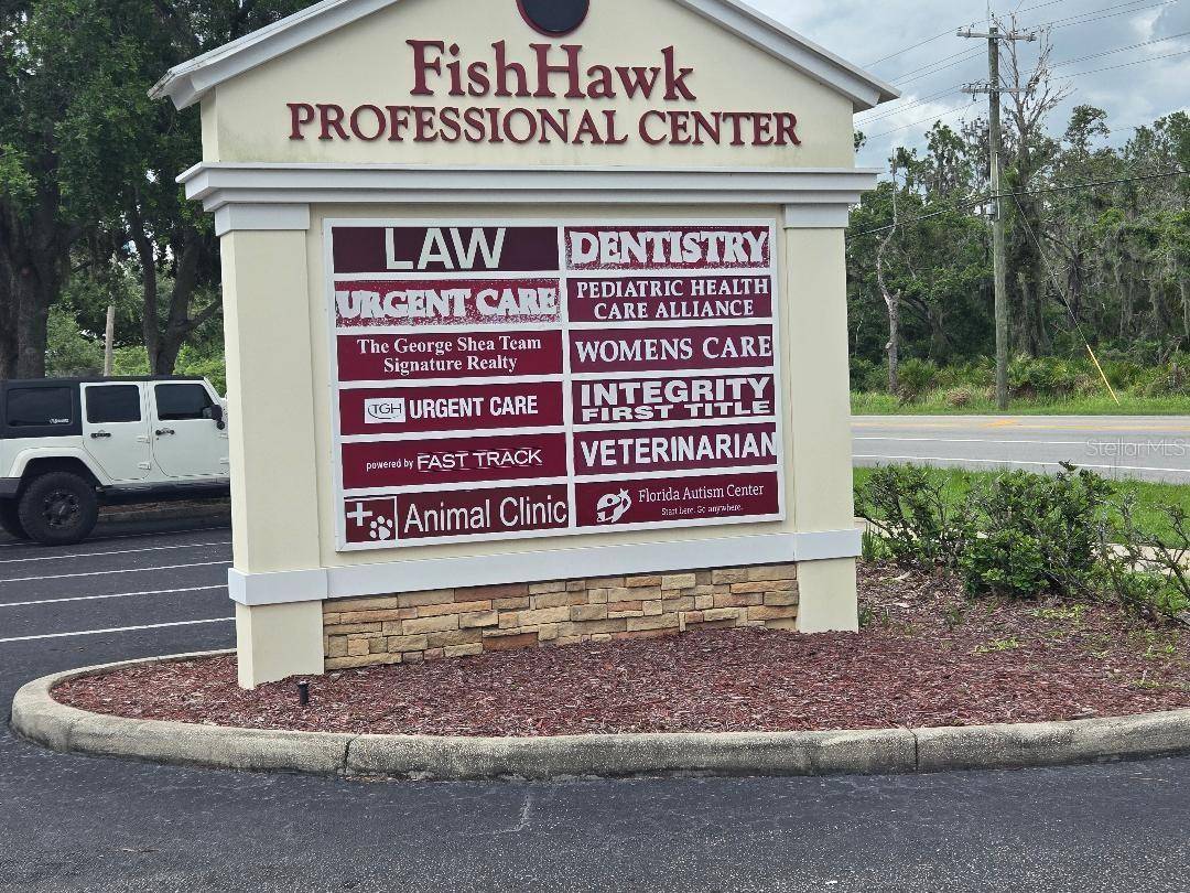 Lithia, FL 33547,5476 LITHIA PINECREST RD