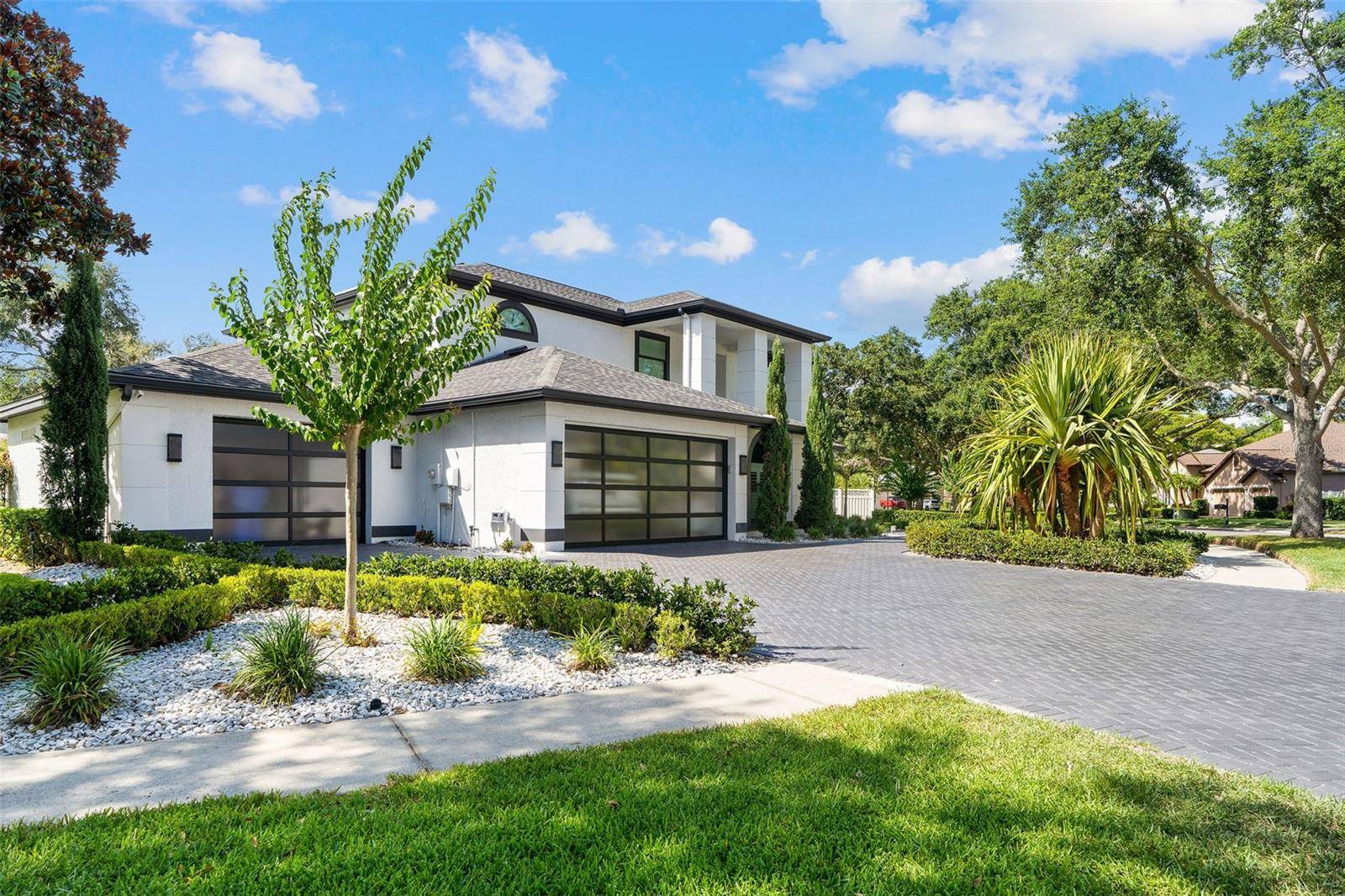 Tampa, FL 33618,2819 SAFE HARBOR DR