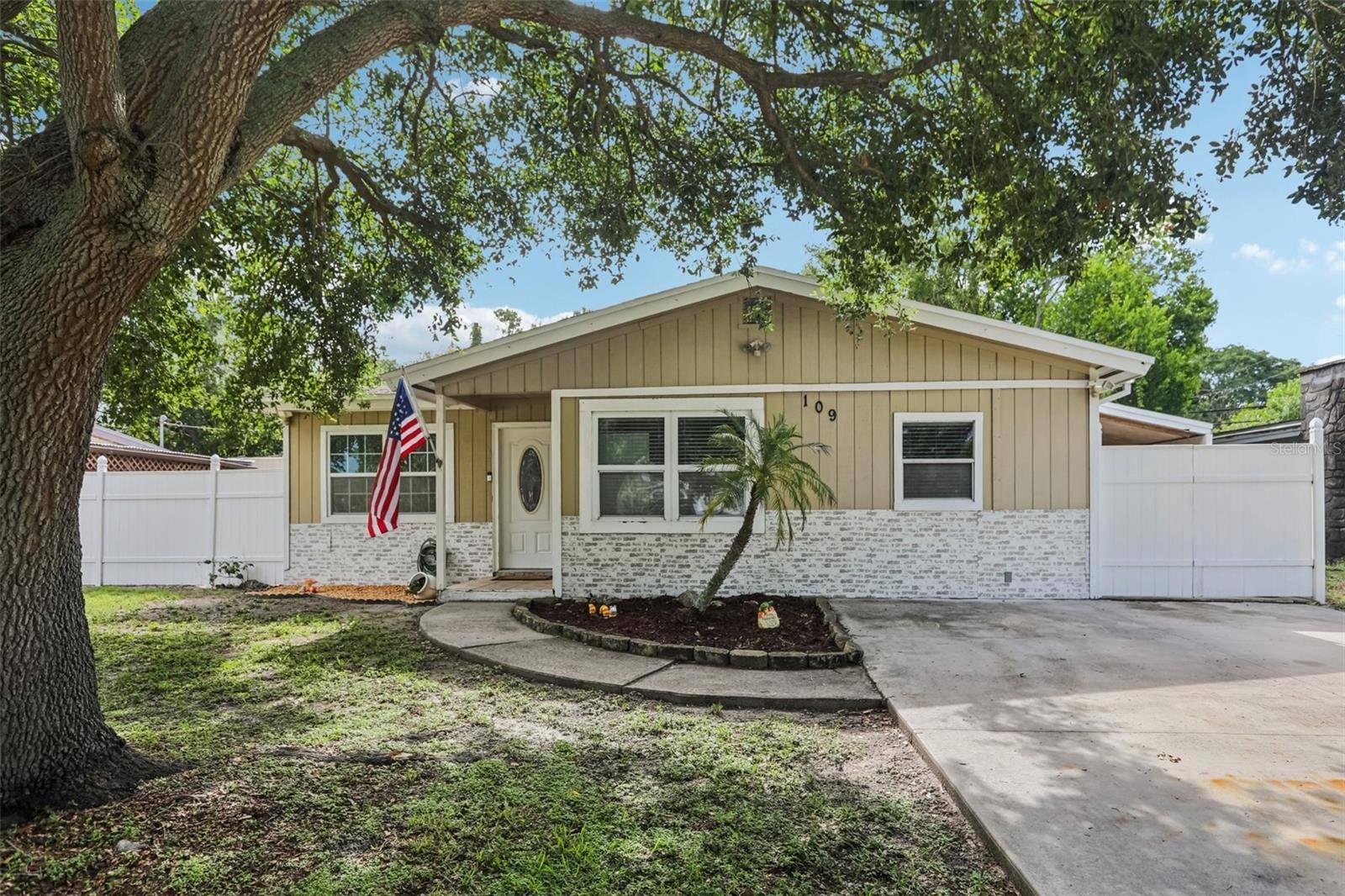 Largo, FL 33771,109 EMERALD LN