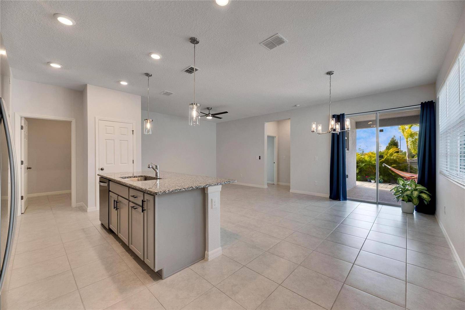 Palmetto, FL 34221,2584 89TH STREET CIR E