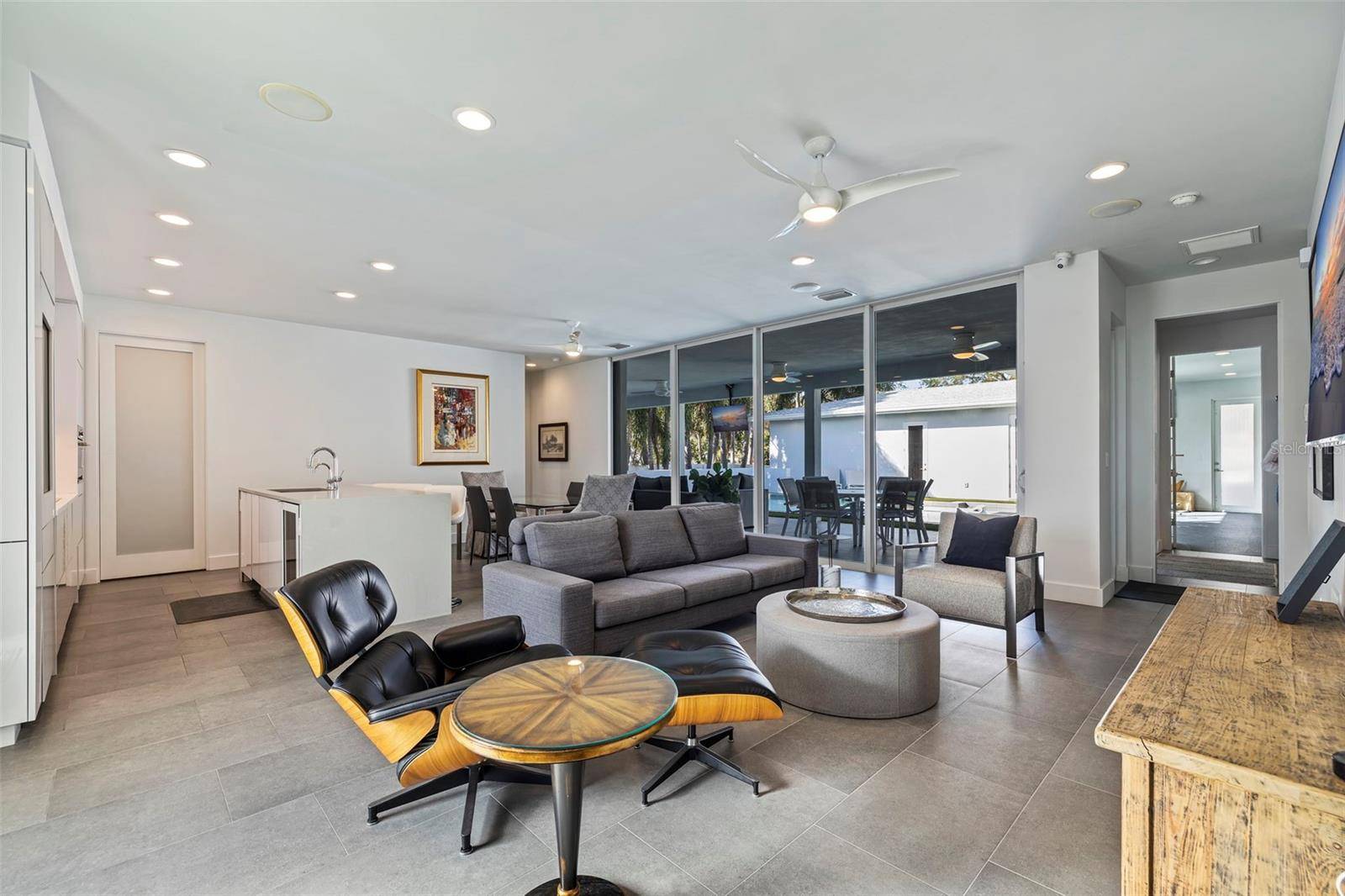 St Petersburg, FL 33704,827 PLACIDO WAY NE