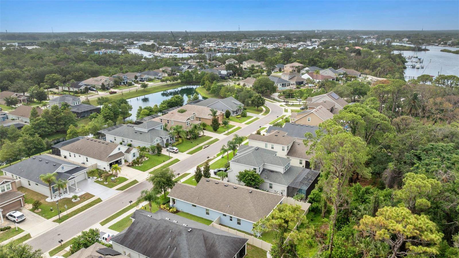 Tarpon Springs, FL 34689,1237 WINDY BAY SHL