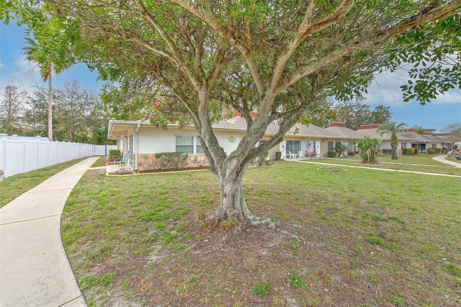 Holiday, FL 34691,4313 TAHITIAN GARDENS CIR #A