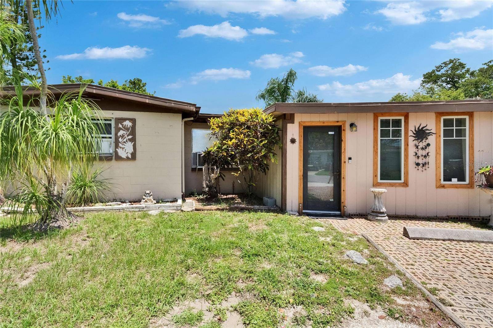 Largo, FL 33773,10549 112TH AVE