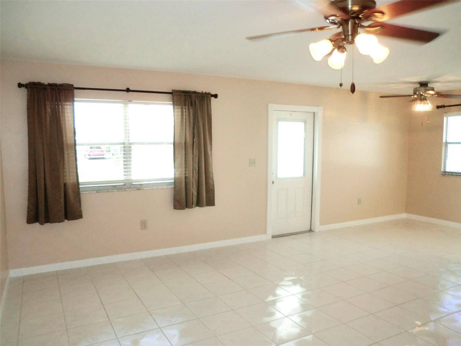 Sun City Center, FL 33573,206 ANDOVER PL N #77