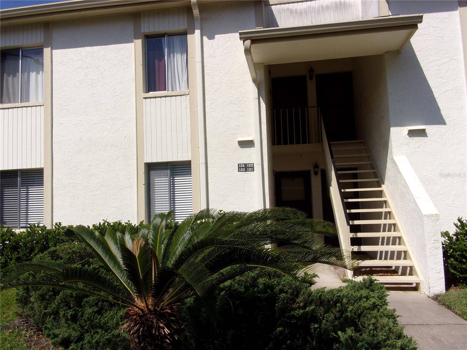Oldsmar, FL 34677,123 CYPRESS CT