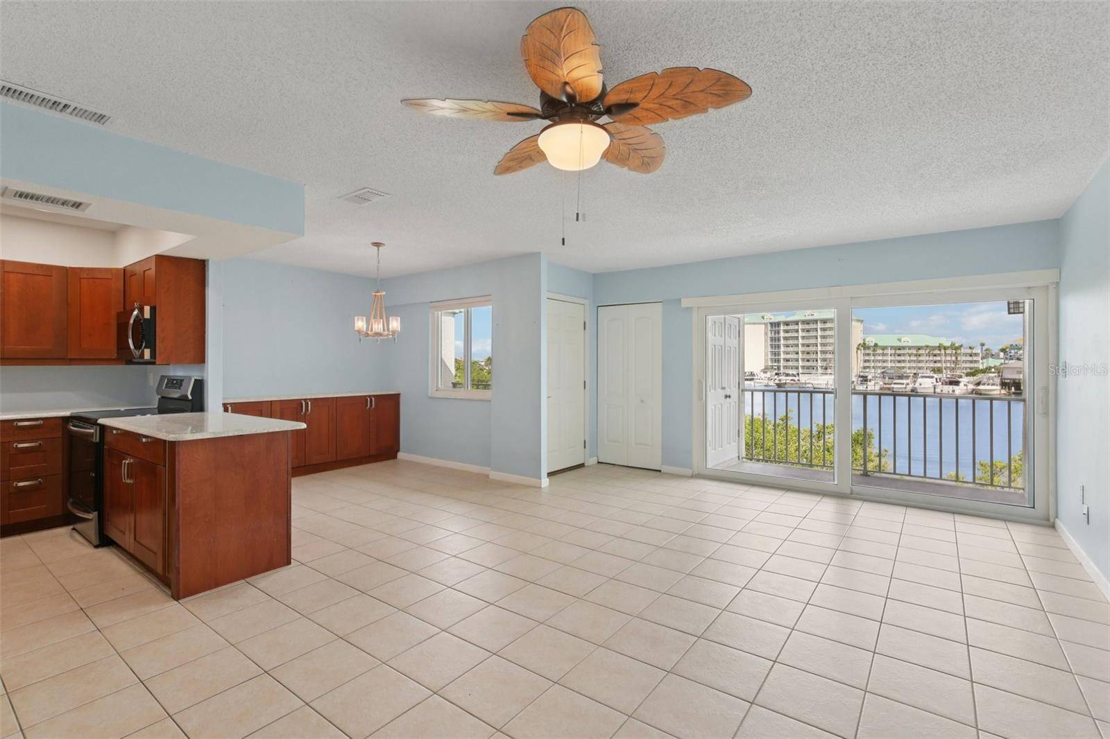 Largo, FL 33774,14800 WALSINGHAM RD #1215