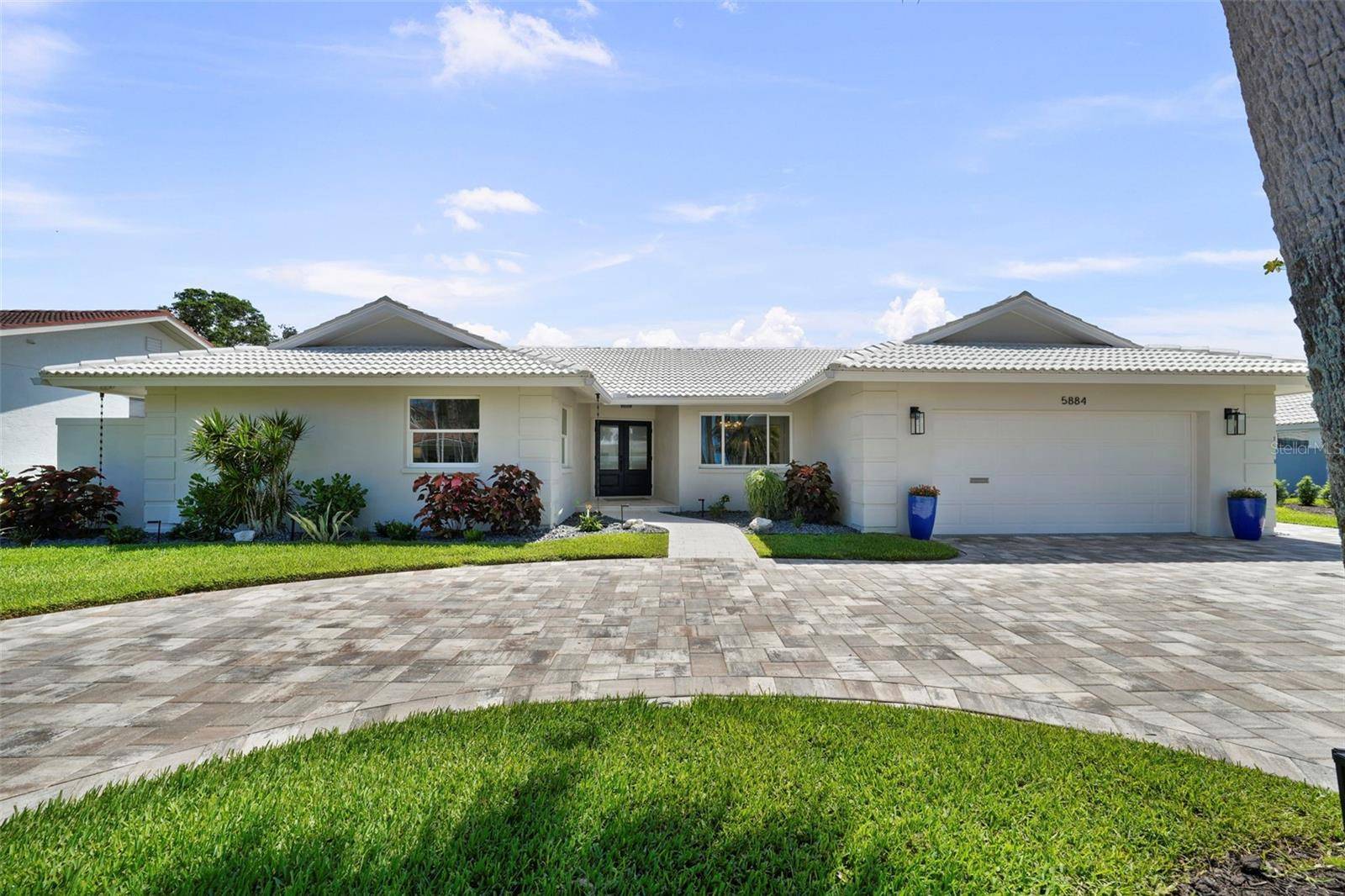 St Petersburg, FL 33715,5884 51ST ST S